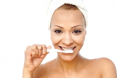 La importancia de cepillarse los dientes antes de dormir